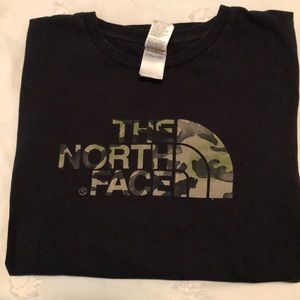 | The North Face | Camo Logo T shirt
